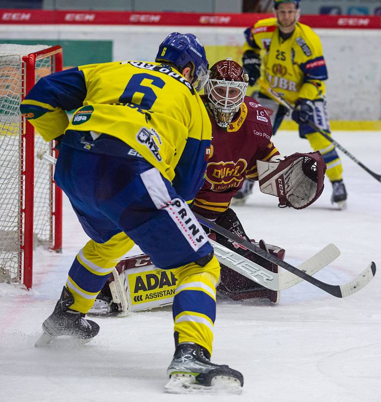 Druhé čtvrtfinálové utkání play-off mezi HC Dukla Jihlava a HC Zubři Přerov.