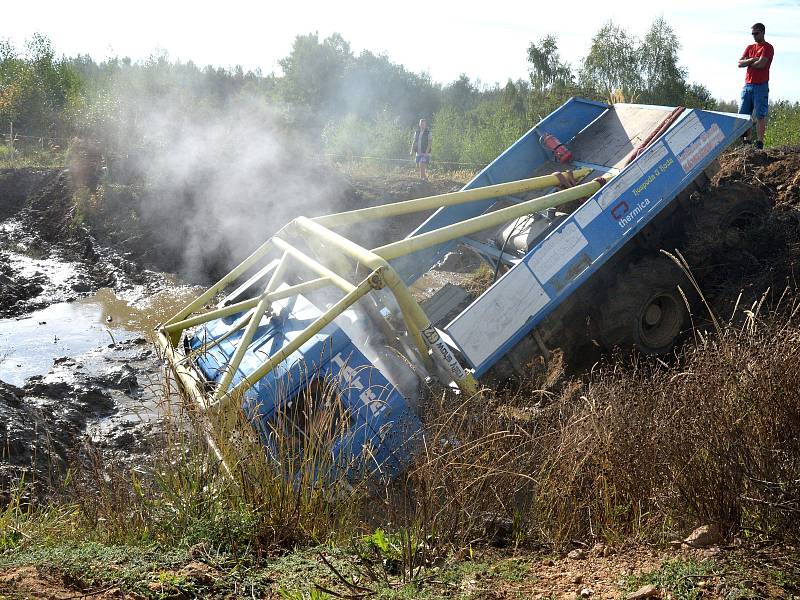 V rantířovském tankodromu se sešly tisíce příznivců motorismu. O víkendu tam totiž skončil letošn