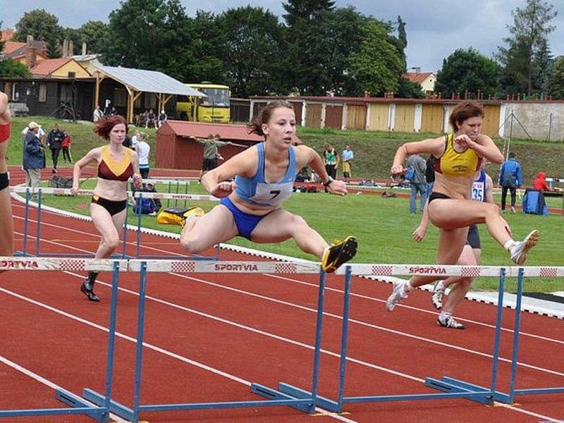 Tereza Jelínková (uprostřed)