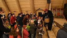 V sobotu 27. listopadu nadělovala mikulášská družina v Bohuslavicích. Děti se dobře bavily.