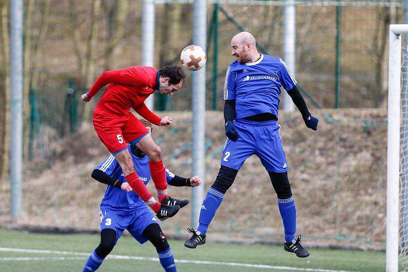 Fotbalové utkání mezi FSC Stará Říše a SK Huhtamaki Okříšky na umělé trávě v Jihlavě.