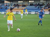 Utkání druhé fotbalové ligy mezi Jihlavou (ve žlutém) a Vlašimí skončilo smírně 1:1 (0:1).