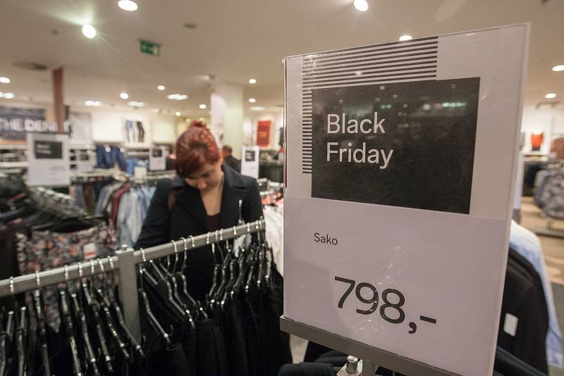 Black Friday v nákkupním centru City Park Jihlava.