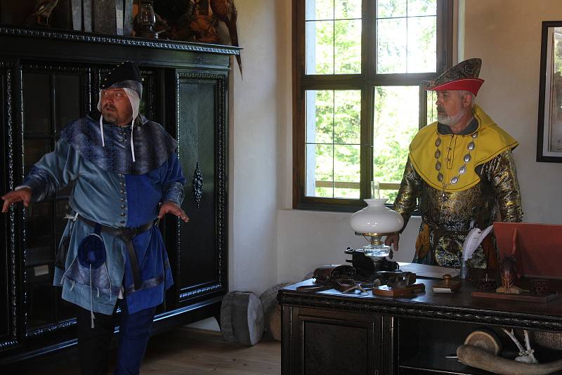 Návštěvníci Roštejna se vrátili sedm set let zpátky.