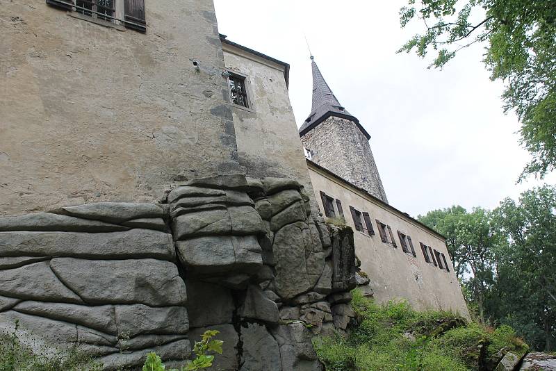 Po čtyřech letech skončila rekonstrukce hradu Roštejn. Návštěvníky už nebudou rušit dělníci, těšit se mohou na nová lákadla.