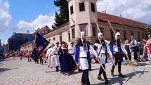 Sobotní část Historických slavností Zachariáše z Hradce a Kateřiny z Valdštejna v Telči přinesla bohatý program. Hlavní částí byl historický průvod.