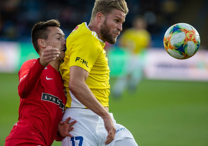 Deváté kolo FNL mezi FC Vysočina Jihlava a FC Zbrojovka Brno.