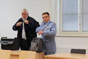 Obžalovaný Ladislav Sekana (vpravo) se svým obhájcem Radkem Ondrušem.