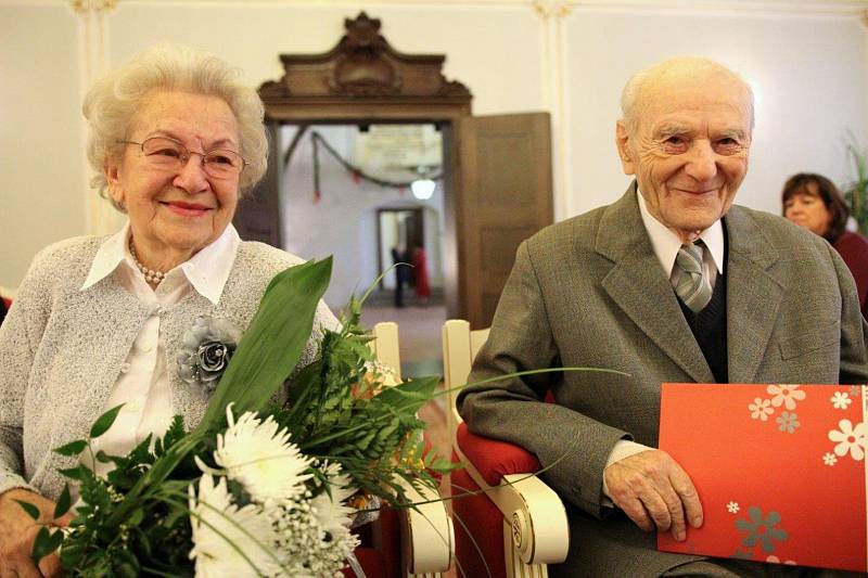 Ludvík a Vlasta Hyclovi v sobotu na jihlavské radnici oslavili platinovou svatbu.