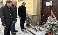 V Jihlavě uctili oběti čtvrteční střelby v Praze.