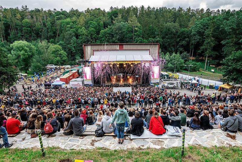 Vysočina Fest se do jihlavského amfiteátru vrátil po dvouleté pauze, o to více si ho tisíce návštěvníků užily.