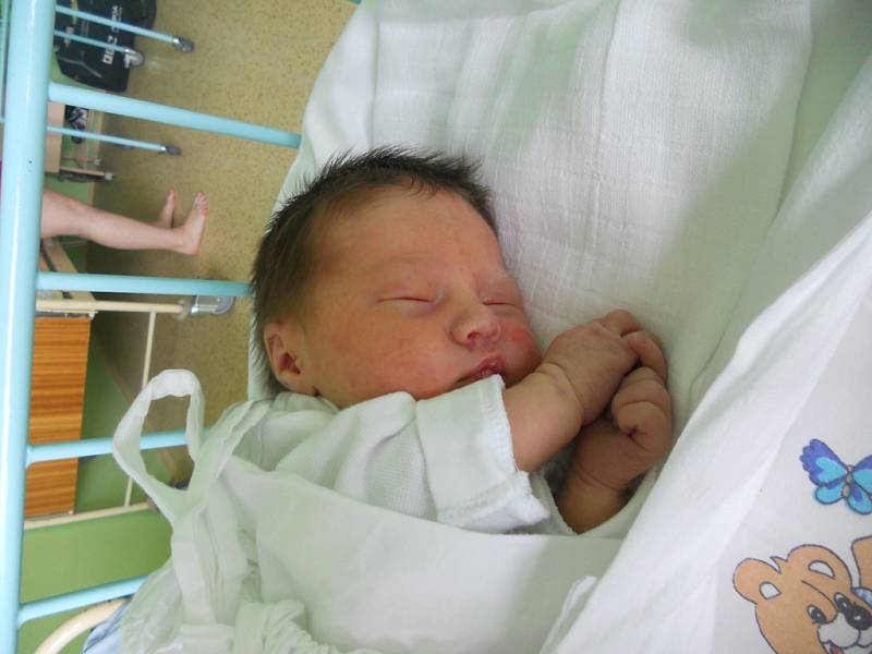 Eliška Benáčková, 24. 6. 2013, 2 870 g, 48 cm, Velký Beranov