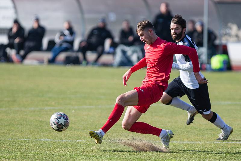 Byla to opět pořádná zápasová porce, kterou museli absolvovat divizní fotbalisté v uplynulém ročníku. Nekonečný kolotoč má nyní jen krátkou přestávku.