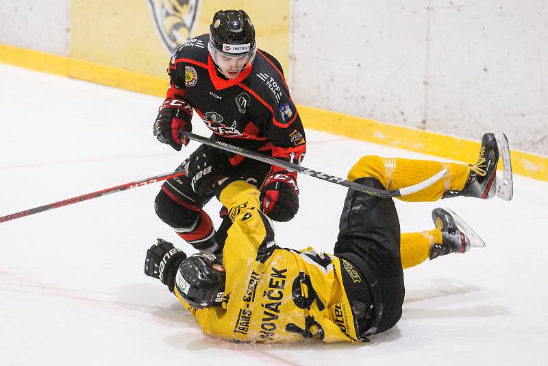 Hokejové utkání mezi MB Moravskobudějovický hokej a HC Lední Medvědi Pelhřimov.