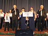 Vánoční turné. Kapela Vysočanka vyjela na předvánoční koncertní turné. Během prosince objela několik míst na Vysočině a v neděli zakončila zpívání v brtnickém kině. Zpíval i sedmiletý syn kapelníka, který sklidil velké ovace. 