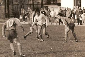 Zápas mužů 1. FC Batelov v roce 1989.
