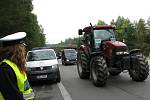 Protestní akce proti úpadku hospodaření zemědělců, omezující jízdu na dálnici D1 a exitech Velký Beranov a Pávov, vzala v pondělí mezi devátou a jedenáctou hodinou na Jihlavsku dobrou náladu desítkám řidičů.