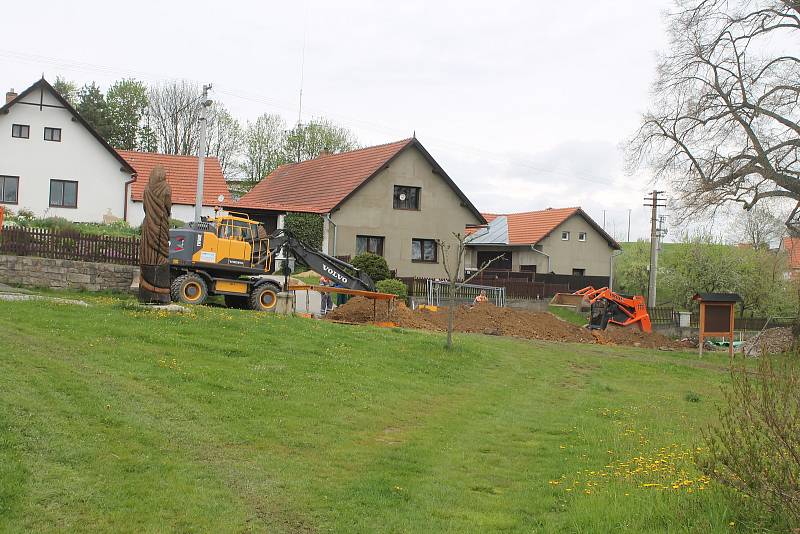 V Cejli se buduje nová kanalizace, přípravy začaly už v roce 2014 a jedná se o historicky největší projekt, co se týká rozsahu prací i financí.