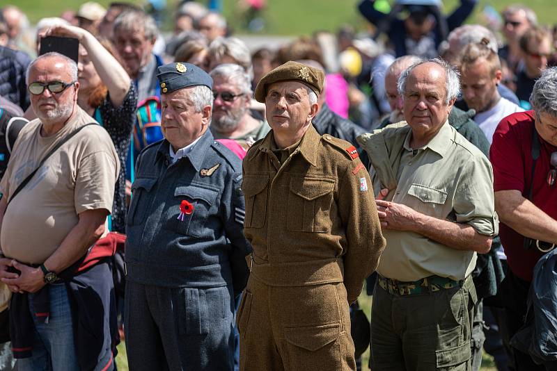 Vzpomínková akce k 80. výročí seskoku paraskupiny Out distance k 77. výročí konce 2. sv. války v Ořechově u Telče.