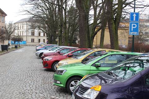 Jihlava zavádí od května barevně odlišné parkovací zóny, a to primárně v centru města a jeho nejbližším okolí.