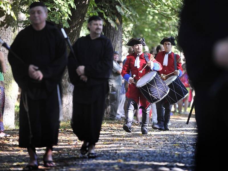 Morový průvod připomněl historii