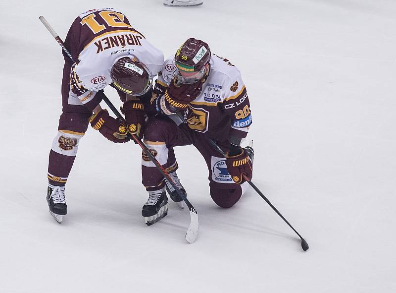 Pátý zápas semifinále play off první hokejové ligy mezi týmy HC Dukla Jihlava a Rytíři Kladno.