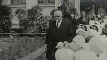 Jihlavská ZŠ T.G.Masaryka má za sebou bohatých 90 let. Se jménem prvního prezidenta je spojená od svých začátků, do názvu se však vrátil až po revoluci.