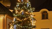 Vánoční strom ve Žďáře nad Sázavou.