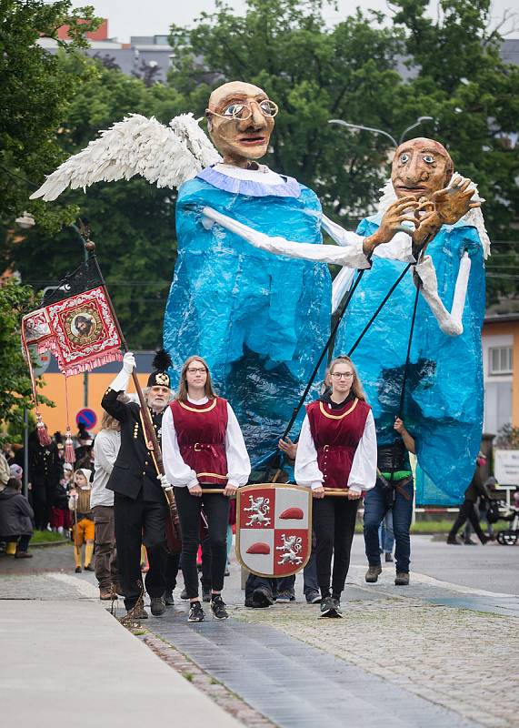 Tradiční průvod krojovaných jihlavských havířů ke Kostelu svatého Jana Křtitele v Jihlavě.