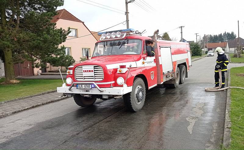 V pondělí 25. dubna se cvičně hasil hrad Roštejn.