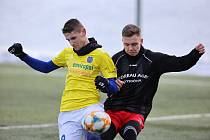 V sobotním přípravném utkání podlehli fotbalisté juniorky FC Vysočina (ve žlutých dresech) diviznímu Havlíčkovu Brodu na jeho půdě 1:3.