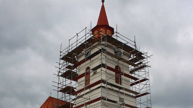 Oprava fasády pavlovského kostela je v plném proudu. Foto: 