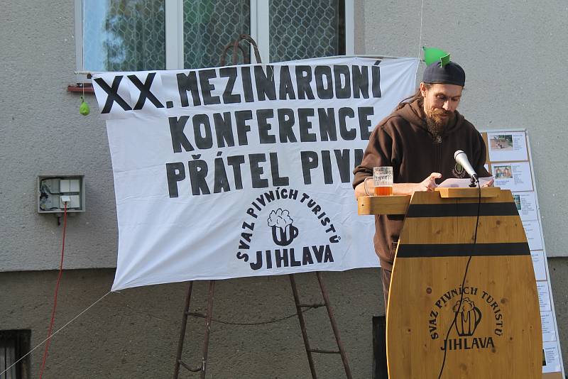 Mezinárodní konferenci přátel piva provázela dobrá nálada.