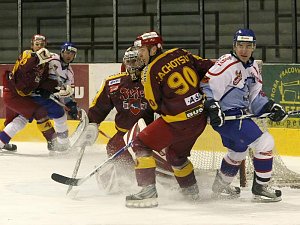 V prvním letošním vzájemném utkání Dukla s Táborem doma prohrála 1:2, dnes přichází čas na odplatu.