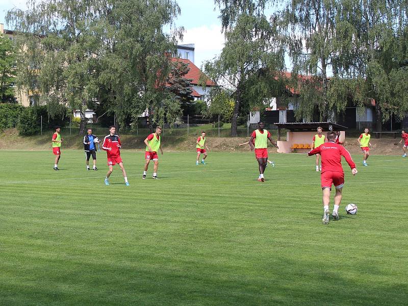 Jihlavští fotbalisté využívají během letní přípravy také hřiště v Antonínově Dole.