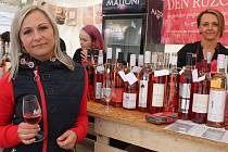 Den růžových vín na Masarykově náměstí v Jihlavě.