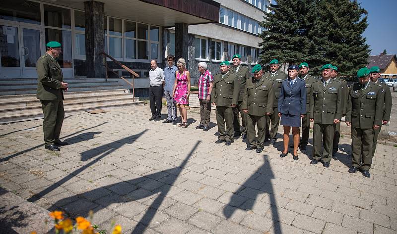 Pietní minuta ticha na Krajském vojenském velitelství v Jihlavě k poctě českých vojáků padlých v Afghánistánu.