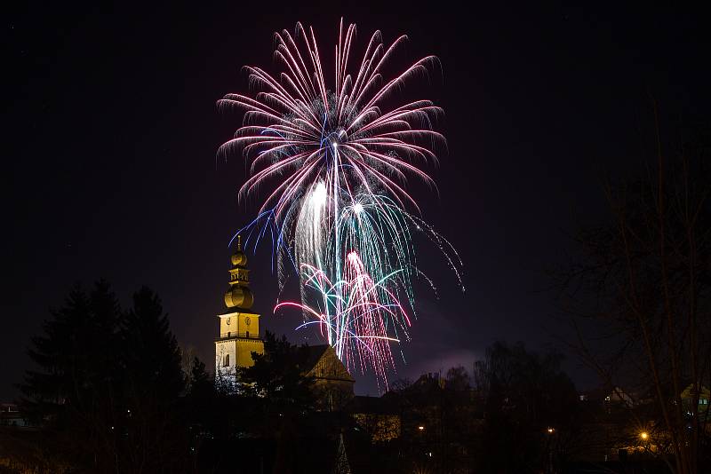 Žďárský novoroční ohňostroj.