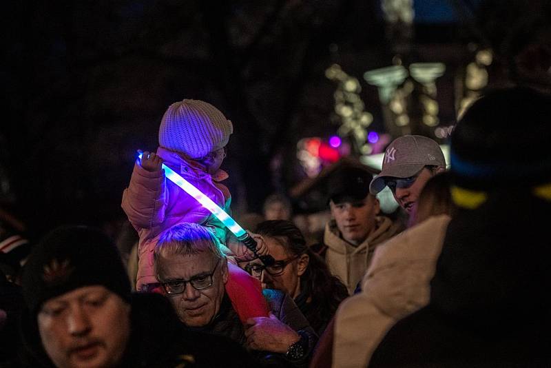 Nedělním rozsvícením vánočního stromu začal advent také v Jihlavě.