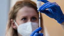 Očkování zdravotníků proti koronaviru na Vysočině.