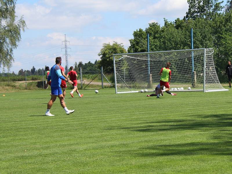 Jihlavští fotbalisté využívají během letní přípravy také hřiště v Antonínově Dole.