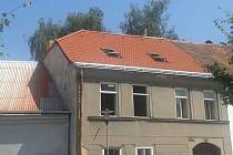 Střecha domu Františka Svobody po opravě