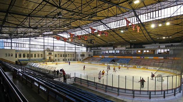 Nová umělá ledová plocha by k té na Horáckém zimním stadionu mohla vyrůst vedle ZŠ Seifertova v Jihlavě
