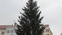 Vánoční strom na Masarykově náměstí v Jihlavě.