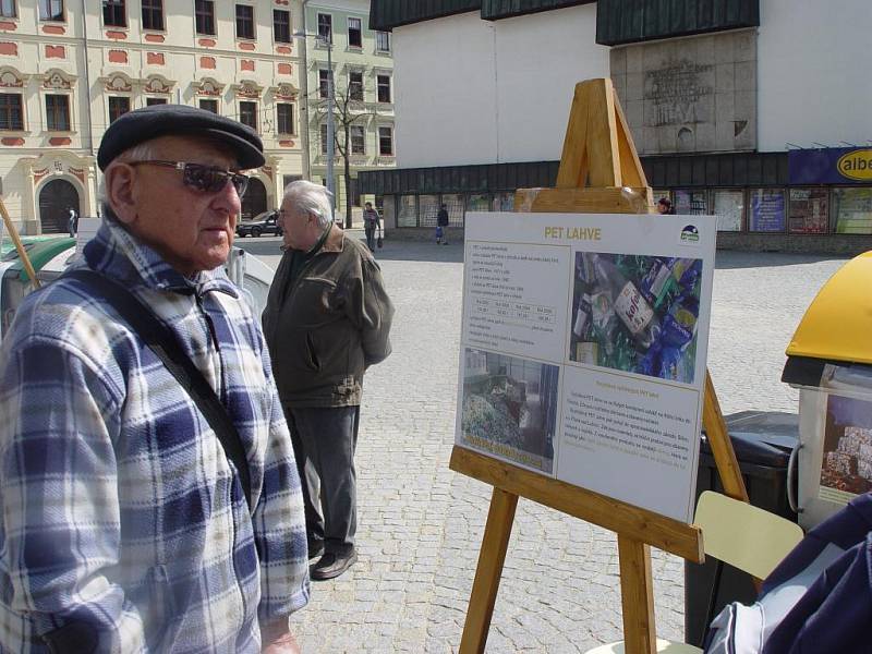 Příchozí mohli na jihlavském Masarykově náměstí načerpat informace z různých panelů.