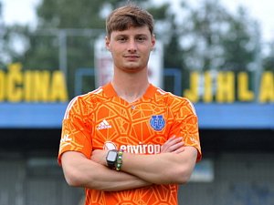 Brankář Ondřej Mastný se po pěti letech v akademii Manchesteru United vrátil do FC Vysočina Jihlava.