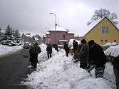 Dobrovolníci na úklid sněhu v Pelhřimově do ulic jen tak nevyrazí.