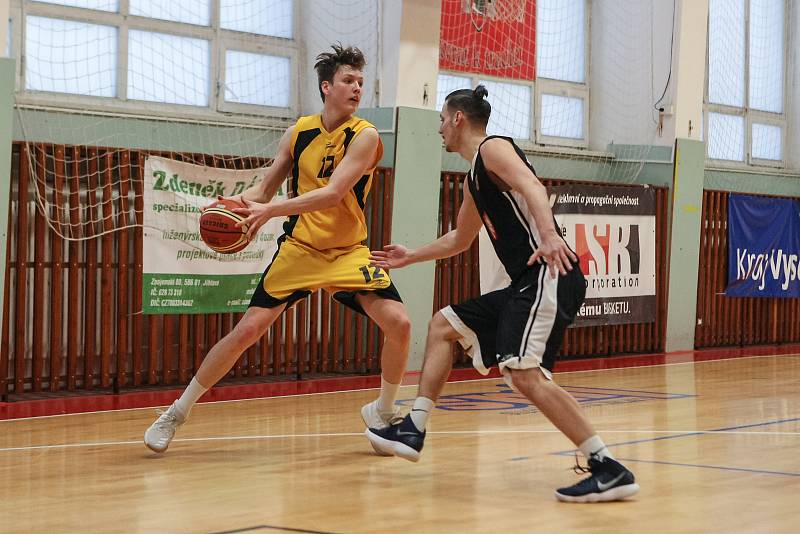 Basketbalové utkání mezi BC Vysočina a Královští sokoli.