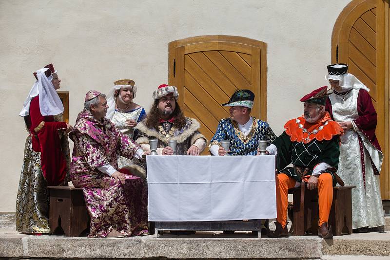 Prohlídková trasa na hradě Roštejn.