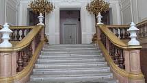 Interiér zámku ve Větrném Jeníkově je reprezentativní, sídlí tam i radnice.
